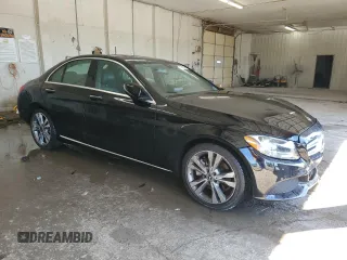 2018 Mercedes-Benz C 300 z VIN 55SWF4JB5JU266535, wystawiony jako Copart lot #61848525 z przebiegiem 121 869 mil mil oraz Szkoda całkowita • Salvage title. Historia ofert i sprzedaży dostępna na DreamBid. Obrazek 4.
