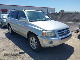 2006 Toyota Highlander Hybrid with VIN JTEDW21A060015086, listed as a IAAI auction lot 42138780 with 228,472 mi miles. Bid and sale history available at carsss.com. Image 1.