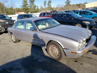 2000 Jaguar XJ VDP with VIN SAJDA24C7YLF17289, listed as a Copart auction lot 81923924 with 42,689 mi miles and Clean Title. Bid and sale history available at carsss.com. Image 4.