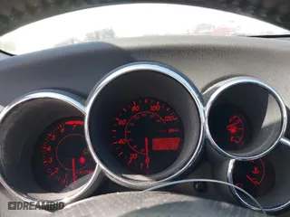 2003 Toyota Matrix Std with VIN 2T1KR32E73C156717, listed as a IAAI auction lot 42006627 with 204,090 mi miles. Bid and sale history available at carsss.com. Image 7.
