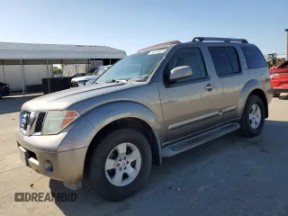 2005 Nissan Pathfinder LE z VIN 5N1AR18U35C736200, wystawiony jako Copart lot #52215615 z przebiegiem 166 451 mil mil oraz Czysty tytuł • Clean title. Historia ofert i sprzedaży dostępna na DreamBid. Obrazek 1.