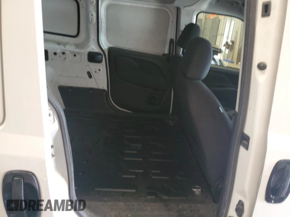 2017 Ram ProMaster City Cargo Tradesman z VIN ZFBERFAB6H6D39181, wystawiony jako Copart lot #59185845 z przebiegiem 152 780 mil mil oraz Nie do naprawy • Non repairable. Historia ofert i sprzedaży dostępna na DreamBid. Obrazek 11.