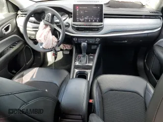 2022 Jeep Compass Latitude with VIN 3C4NJCBB8NT204932, listed as a Copart auction lot 52032755 with 25,330 mi miles and Salvage title. Bid and sale history available at DreamBid. Image 8.