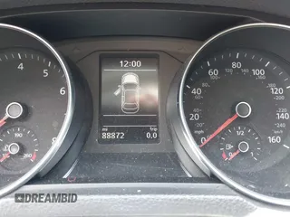 2016 Volkswagen Passat S z VIN 1VWAT7A33GC056162, wystawiony jako IAAI lot #42476725 z przebiegiem 88 872 mil mil oraz . Historia ofert i sprzedaży dostępna na DreamBid. Obrazek 7.