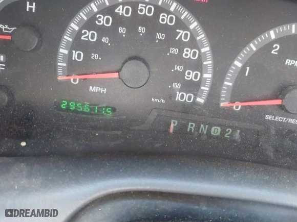 2000 Ford F-150 XL with VIN 1FTRX18L1YNC06272, listed as a IAAI auction lot 41780486 with 295,611 mi miles. Bid and sale history available at carsss.com. Image 7.