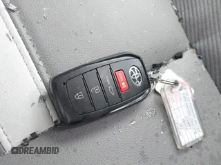 2025 Toyota Camry LE z VIN 4T1DAACK3SU065224, wystawiony jako IAAI lot #42341546 z przebiegiem 3 186 mil mil oraz . Historia ofert i sprzedaży dostępna na DreamBid. Obrazek 11.