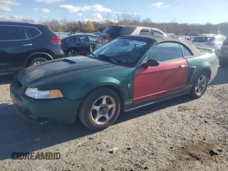 2001 Ford Mustang Deluxe with VIN 1FAFP44411F115429, listed as a Copart auction lot 81076114 with 139,582 mi miles and Non Repairable. Bid and sale history available at carsss.com. Image 1.