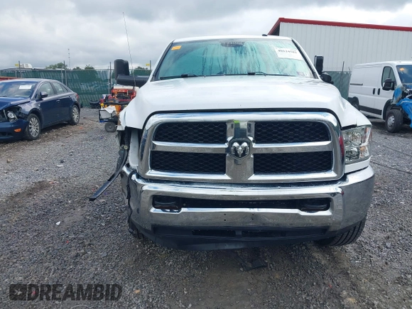 2018 Ram 2500 Tradesman with VIN 3C6UR5CL4JG207120, listed as a IAAI auction lot 40124581 with 191,567 mi miles and . Bid and sale history available at DreamBid. Image 13.