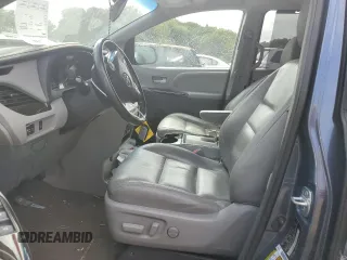 2017 Toyota Sienna XLE Auto Access Seat with VIN 5TDYZ3DCXHS825115, listed as a Copart auction lot 70457474 with Not provided miles and Salvage title. Bid and sale history available at DreamBid. Image 7.