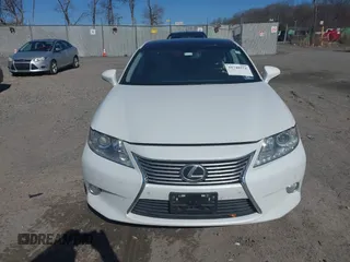 2013 Lexus ES 4dr Sdn with VIN JTHBK1GGXD2077804, listed as a IAAI auction lot 41748571 with 88,000 mi miles. Bid and sale history available at carsss.com. Image 12.