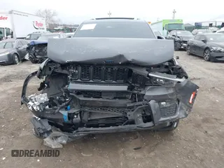 2024 Jeep Grand Cherokee z VIN 1C4RJYB6XR8955858, wystawiony jako IAAI lot #41724210 z przebiegiem Nie podano mil oraz . Historia ofert i sprzedaży dostępna na DreamBid. Obrazek 11.