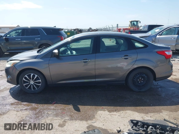 2012 Ford Focus SE с VIN 1FAHP3F20CL456565, выставлен на аукционе IAAI как лот 42045389 с пробегом 164 323 миль миль и . История ставок и продаж доступна на DreamBid. Изображение 15.