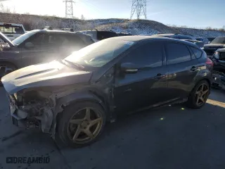 2017 Ford Focus ST with VIN 1FADP3L92HL223228, listed as a Copart auction lot 84267784 with 112,716 mi miles and Salvage Title. Bid and sale history available at carsss.com. Image 1.
