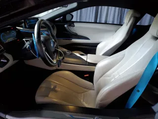 2014 BMW i8 z VIN WBY2Z2C51EVX64725, wystawiony jako Copart lot #75300584 z przebiegiem 44 466 mil mil oraz Nie do naprawy • Non repairable. Historia ofert i sprzedaży dostępna na DreamBid. Obrazek 7.