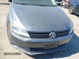 2013 Volkswagen Jetta SE with VIN 3VWDP7AJ2DM394520, listed as a IAAI auction lot 42777144 with 154,836 mi miles and . Bid and sale history available at DreamBid. Image 6.