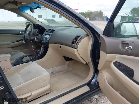 2006 Honda Accord Sdn LX SE with VIN 1HGCM56306A042513, listed as a IAAI auction lot 41926320 with 214,684 mi miles. Bid and sale history available at carsss.com. Image 5.