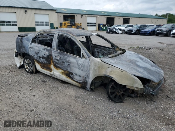 2008 Mercury Milan with VIN 3MEHM07Z28R663818, listed as a Copart auction lot 60811715 with Not provided miles and Salvage title. Bid and sale history available at DreamBid. Image 4.