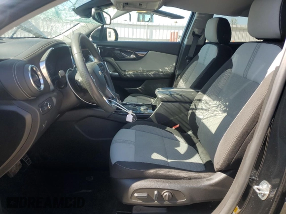 2023 Chevrolet Blazer LT z VIN 3GNKBHR44PS176048, wystawiony jako Copart lot #56569765 z przebiegiem 25 619 mil mil oraz Nie do naprawy • Non repairable. Historia ofert i sprzedaży dostępna na DreamBid. Obrazek 7.