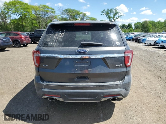 2018 Ford Explorer XLT z VIN 1FM5K8D88JGB08353, wystawiony jako Copart lot #56324765 z przebiegiem 140 716 mil mil oraz Szkoda całkowita • Salvage title. Historia ofert i sprzedaży dostępna na DreamBid. Obrazek 6.