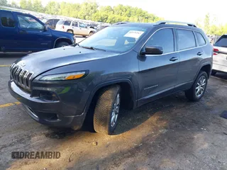 2018 Jeep Cherokee Limited with VIN 1C4PJMDX8JD522198, listed as a IAAI auction lot 42370283 with 121,256 mi miles and . Bid and sale history available at DreamBid. Image 17.