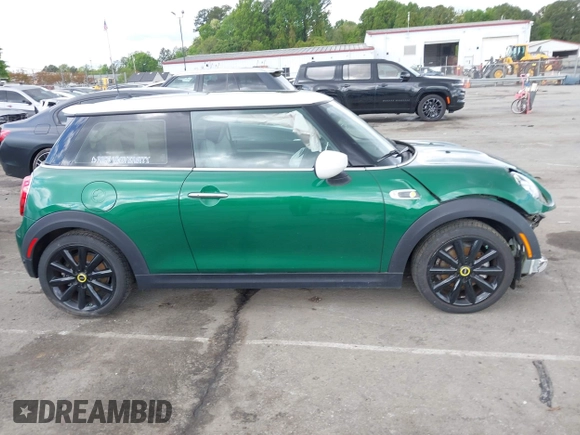 2021 MINI Hardtop Cooper SE with VIN WMWXP3C06M2N26986, listed as a IAAI auction lot 42023528 with 39,068 mi miles and . Bid and sale history available at DreamBid. Image 13.