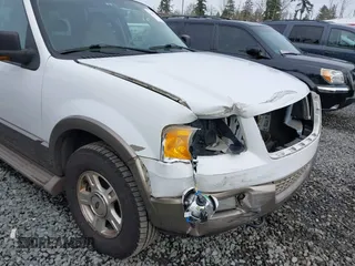 2003 Ford Expedition Eddie Bauer z VIN 1FMFU18L33LC34859, wystawiony jako IAAI lot #41681166 z przebiegiem 200 210 mil mil oraz . Historia ofert i sprzedaży dostępna na DreamBid. Obrazek 6.