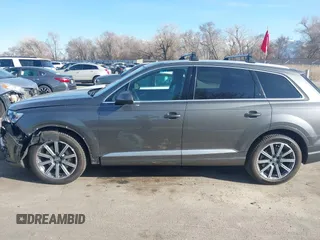 2018 Audi Q7 Premium Plus with VIN WA1LHAF78JD033266, listed as a IAAI auction lot 41749357 with 117,465 mi miles. Bid and sale history available at carsss.com. Image 14.
