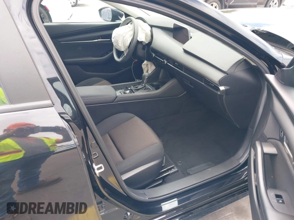 2021 Mazda 3 S with VIN 3MZBPAAL8MM254767, listed as a IAAI auction lot 42813614 with 31,704 mi miles and . Bid and sale history available at DreamBid. Image 5.