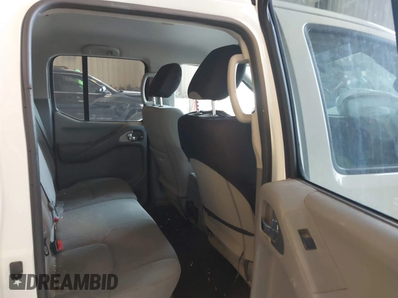 2018 Nissan Frontier SV z VIN 1N6DD0FV7JN718221, wystawiony jako IAAI lot #42118492 z przebiegiem 132 413 mil mil oraz . Historia ofert i sprzedaży dostępna na DreamBid. Obrazek 8.