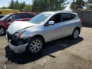 2013 Nissan Rogue SL z VIN JN8AS5MV0DW101841, wystawiony jako Copart lot #60080644 z przebiegiem 155 518 mil mil oraz Szkoda całkowita • Salvage title. Historia ofert i sprzedaży dostępna na DreamBid. Obrazek 1.