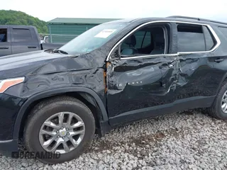2019 Chevrolet Traverse LT z VIN 1GNERHKW4KJ303251, wystawiony jako IAAI lot #42346909 z przebiegiem 81 750 mil mil oraz . Historia ofert i sprzedaży dostępna na DreamBid. Obrazek 6.