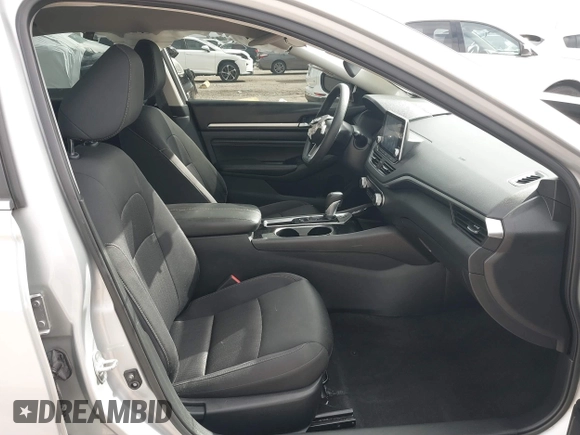 2021 Nissan Altima 2.5 SV with VIN 1N4BL4DV4MN329831, listed as a IAAI auction lot 40790688 with 96,596 mi miles. Bid and sale history available at carsss.com. Image 5.
