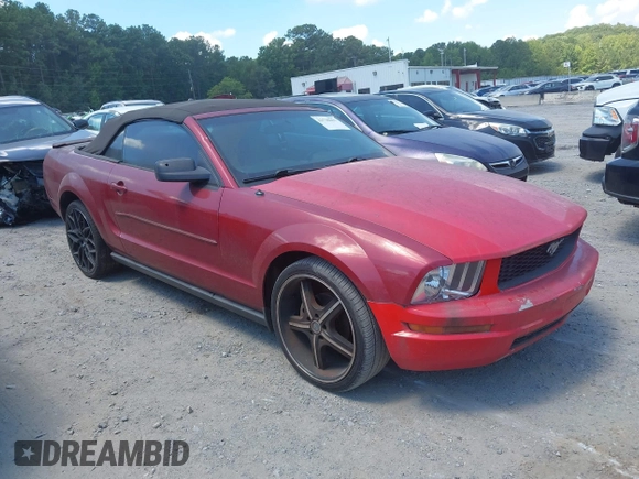 2008 Ford Mustang Deluxe with VIN 1ZVHT84N985188172, listed as a IAAI auction lot 42738693 with 165,837 mi miles and . Bid and sale history available at DreamBid. Image 1.