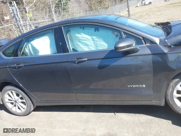 2019 Ford Fusion Hybrid SE with VIN 3FA6P0LU1KR235021, listed as a IAAI auction lot 41660786 with 93,331 mi miles. Bid and sale history available at carsss.com. Image 13.