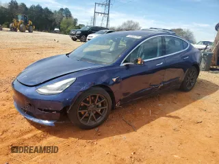 2018 Tesla Model 3 Long Range Battery z VIN 5YJ3E1EB8JF120548, wystawiony jako Copart lot #49389795 z przebiegiem 68 884 mil mil oraz Szkody całkowita. Historia ofert i sprzedaży dostępna na DreamBid. Obrazek 1.