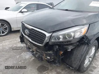 2017 Kia Sorento LX with VIN 5XYPGDA33HG288273, listed as a IAAI auction lot 41553468 with 116,362 mi miles. Bid and sale history available at carsss.com. Image 6.