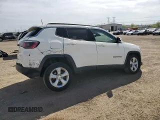 2019 Jeep Compass Latitude z VIN 3C4NJDBB4KT704264, wystawiony jako Copart lot #56062825 z przebiegiem 59 078 mil mil oraz Szkoda całkowita • Salvage title. Historia ofert i sprzedaży dostępna na DreamBid. Obrazek 3.