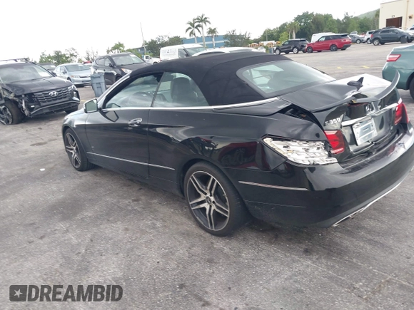2014 Mercedes-Benz E 350 with VIN WDDKK5KF7EF240724, listed as a IAAI auction lot 42469727 with 116,174 mi miles and . Bid and sale history available at DreamBid. Image 3.