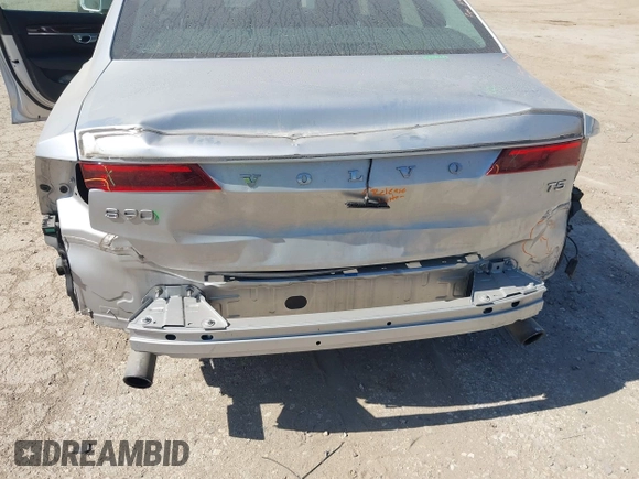 2017 Volvo S90 Momentum с VIN YV1102AK1H1010312, выставлен на аукционе IAAI как лот 41758726 с пробегом 93 375 миль миль и . История ставок и продаж доступна на DreamBid. Изображение 6.