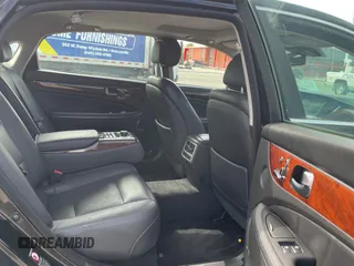 2016 Hyundai Equus Signature z VIN KMHGH4JHXGU101564, wystawiony jako Copart lot #71832393 z przebiegiem 102 830 mil mil oraz . Historia ofert i sprzedaży dostępna na DreamBid. Obrazek 6.