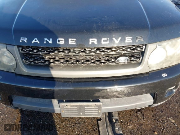 2010 Land Rover Range Rover Sport HSE Lux z VIN SALSK2D47AA227752, wystawiony jako IAAI lot #41531880 z przebiegiem 127 931 mil mil oraz . Historia ofert i sprzedaży dostępna na DreamBid. Obrazek 6.