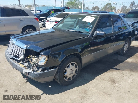 1993 Mercedes-Benz 400 E z VIN WDBEA34E6PB942402, wystawiony jako IAAI lot #41855899 z przebiegiem 124 065 mil mil oraz . Historia ofert i sprzedaży dostępna na DreamBid. Obrazek 18.