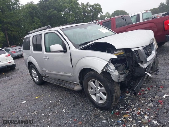 2012 Nissan Pathfinder SV with VIN 5N1AR1NN8CC605483, listed as a IAAI auction lot 38020029 with 231,800 mi miles. Bid and sale history available at carsss.com. Image 1.