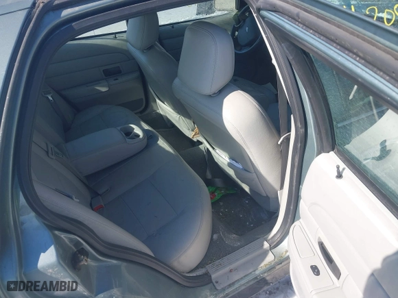 2005 Ford Crown Victoria LX with VIN 2FAFP74W85X131494, listed as a IAAI auction lot 41620849 with 127,245 mi miles. Bid and sale history available at carsss.com. Image 8.