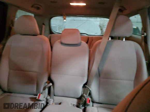 2020 Kia Sedona EX with VIN KNDMB5C12L6588496, listed as a Copart auction lot 45233365 with 104,325 mi miles and Clean Title. Bid and sale history available at carsss.com. Image 10.