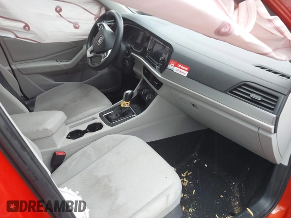 2020 Volkswagen Jetta S z VIN 3VWCB7BU1LM047424, wystawiony jako IAAI lot #41989854 z przebiegiem 36 020 mil mil oraz . Historia ofert i sprzedaży dostępna na DreamBid. Obrazek 5.