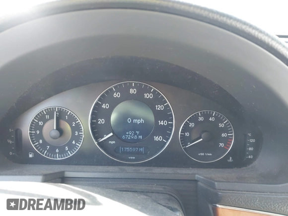 2006 Mercedes-Benz E-Class 3.5L with VIN WDBUF56J46A884099, listed as a IAAI auction lot 41798143 with 175,597 mi miles. Bid and sale history available at carsss.com. Image 7.