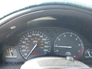 1999 Saturn SL z VIN 1G8ZK5274XZ351289, wystawiony jako IAAI lot #41734679 z przebiegiem 140 006 mil mil oraz . Historia ofert i sprzedaży dostępna na DreamBid. Obrazek 7.