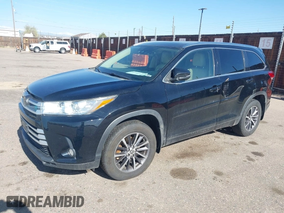 2017 Toyota Highlander XLE с VIN 5TDJZRFH7HS462950, выставлен на аукционе IAAI как лот 41980546 с пробегом 101 828 миль миль и . История ставок и продаж доступна на DreamBid. Изображение 2.