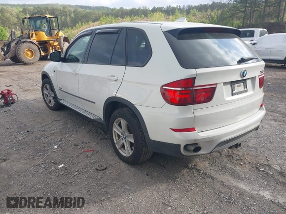 2011 BMW X5 35d z VIN 5UXZW0C53BL371750, wystawiony jako IAAI lot #41931513 z przebiegiem 198 470 mil mil oraz . Historia ofert i sprzedaży dostępna na DreamBid. Obrazek 3.